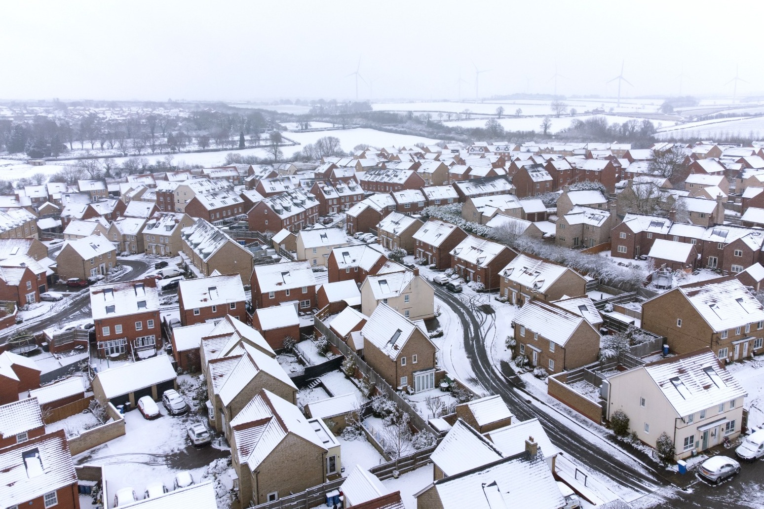 Heavy snow expected in parts of England 