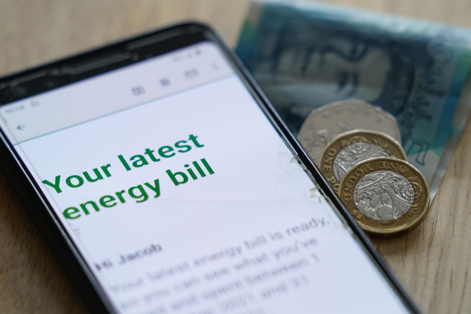 UK energy import bill more than doubled to £117bn last year, report shows 