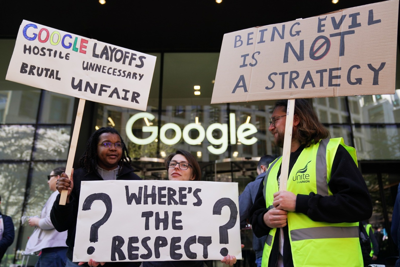 Unite Google workers strike outside London HQ over alleged ‘appalling treatment’ 