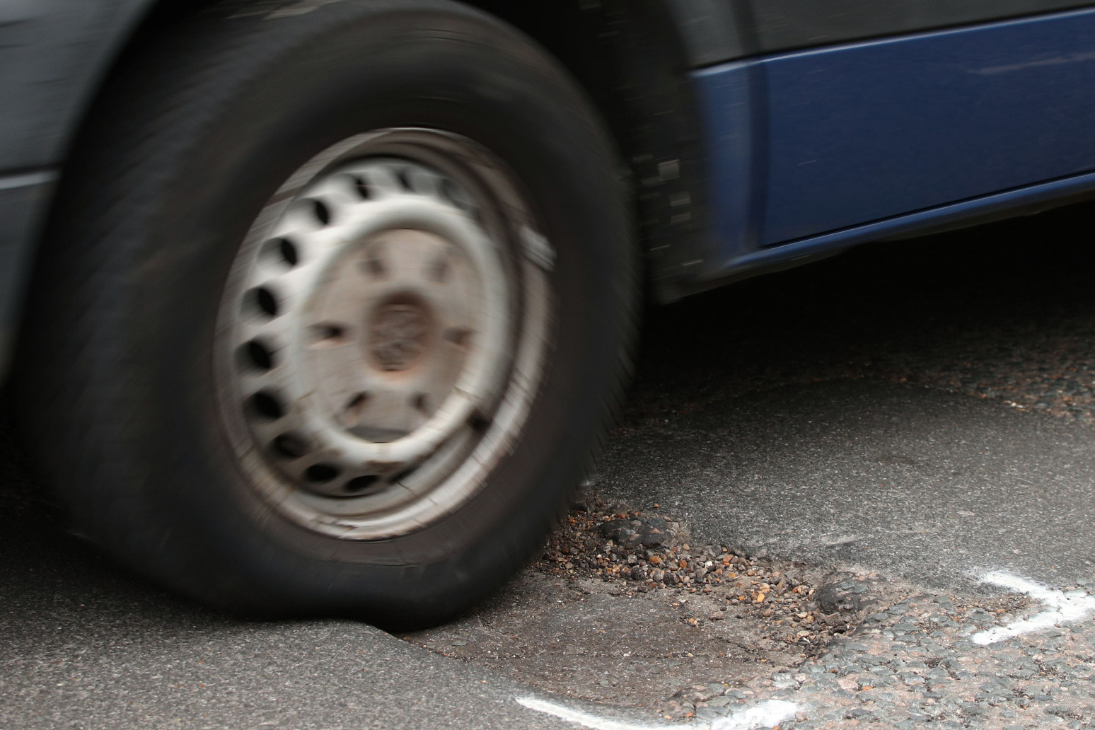 Pothole breakdowns hit record high 