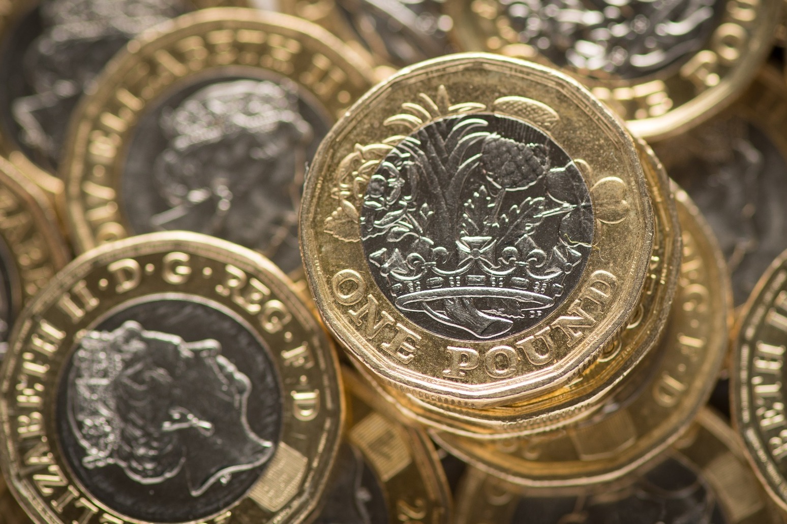 Wages outstrip inflation at the fastest pace for two years – ONS 