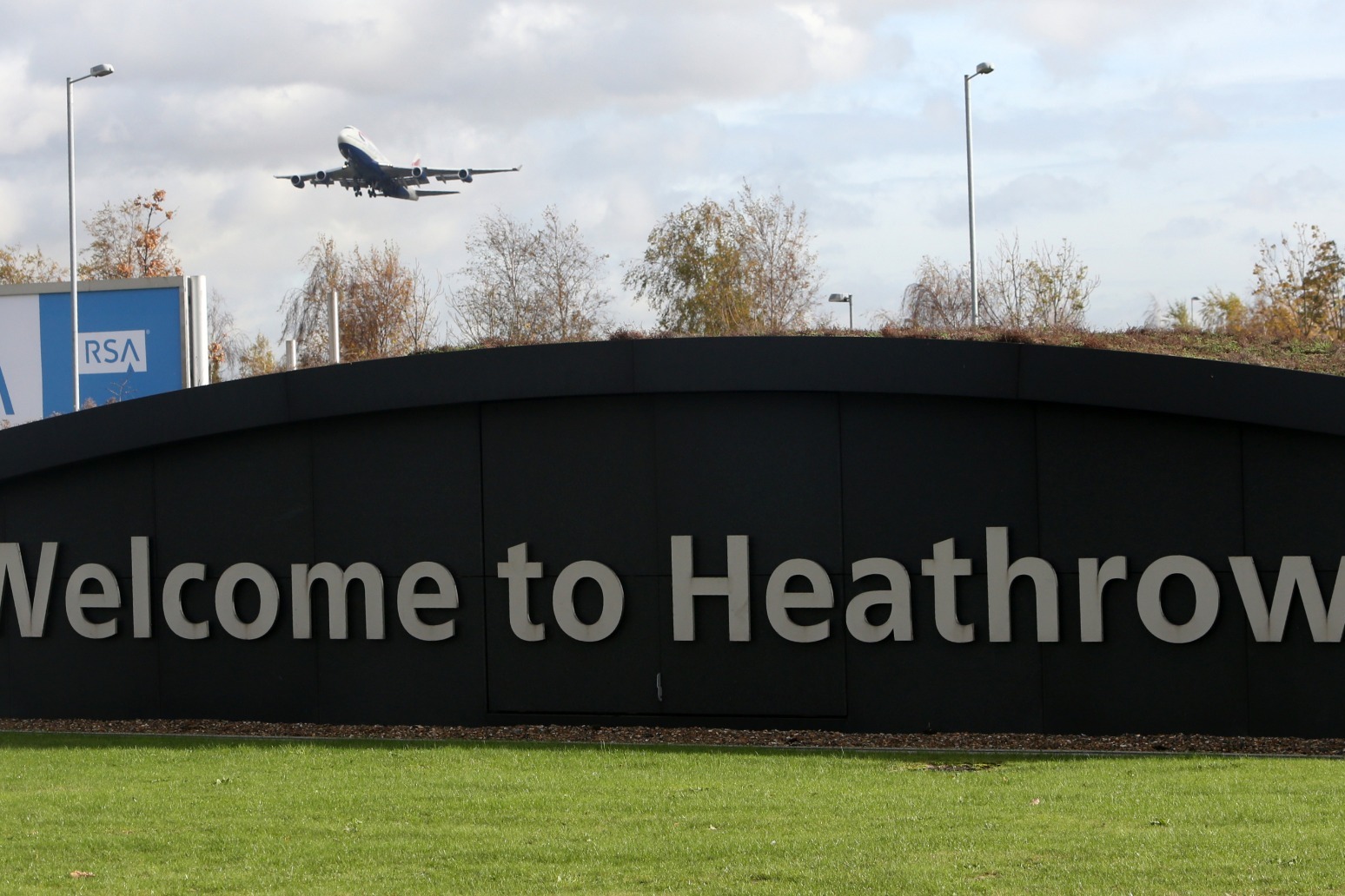 Heathrow predicts record passenger numbers amid spike in holiday demand 
