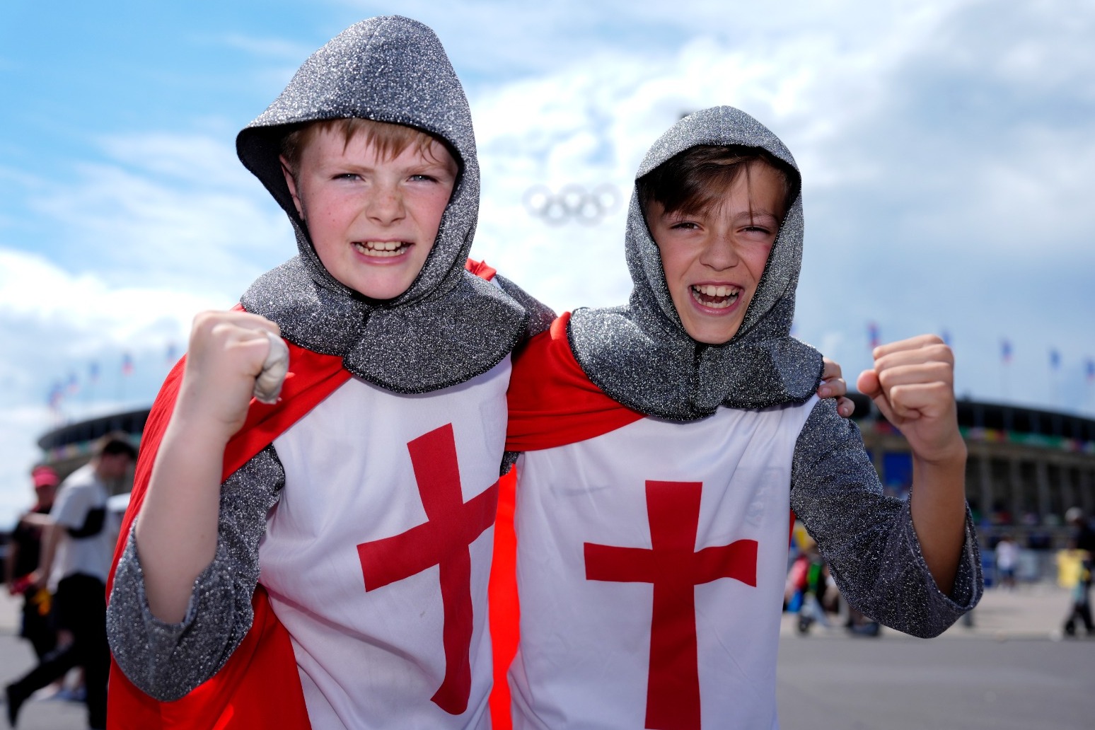 England fans descend on streets and bars after Southgate’s rallying cry 