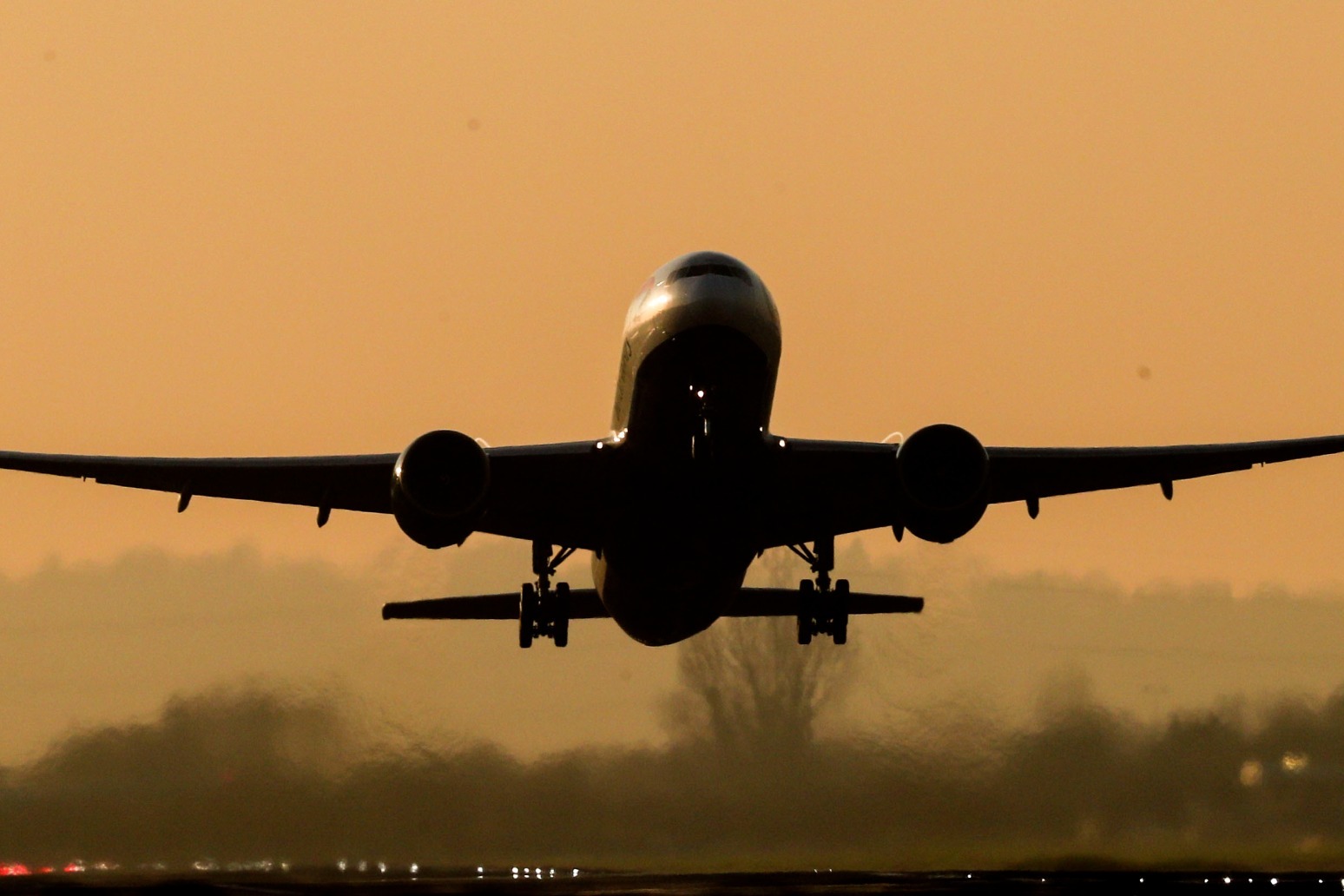 More than a third of major airports raise drop-off fees 