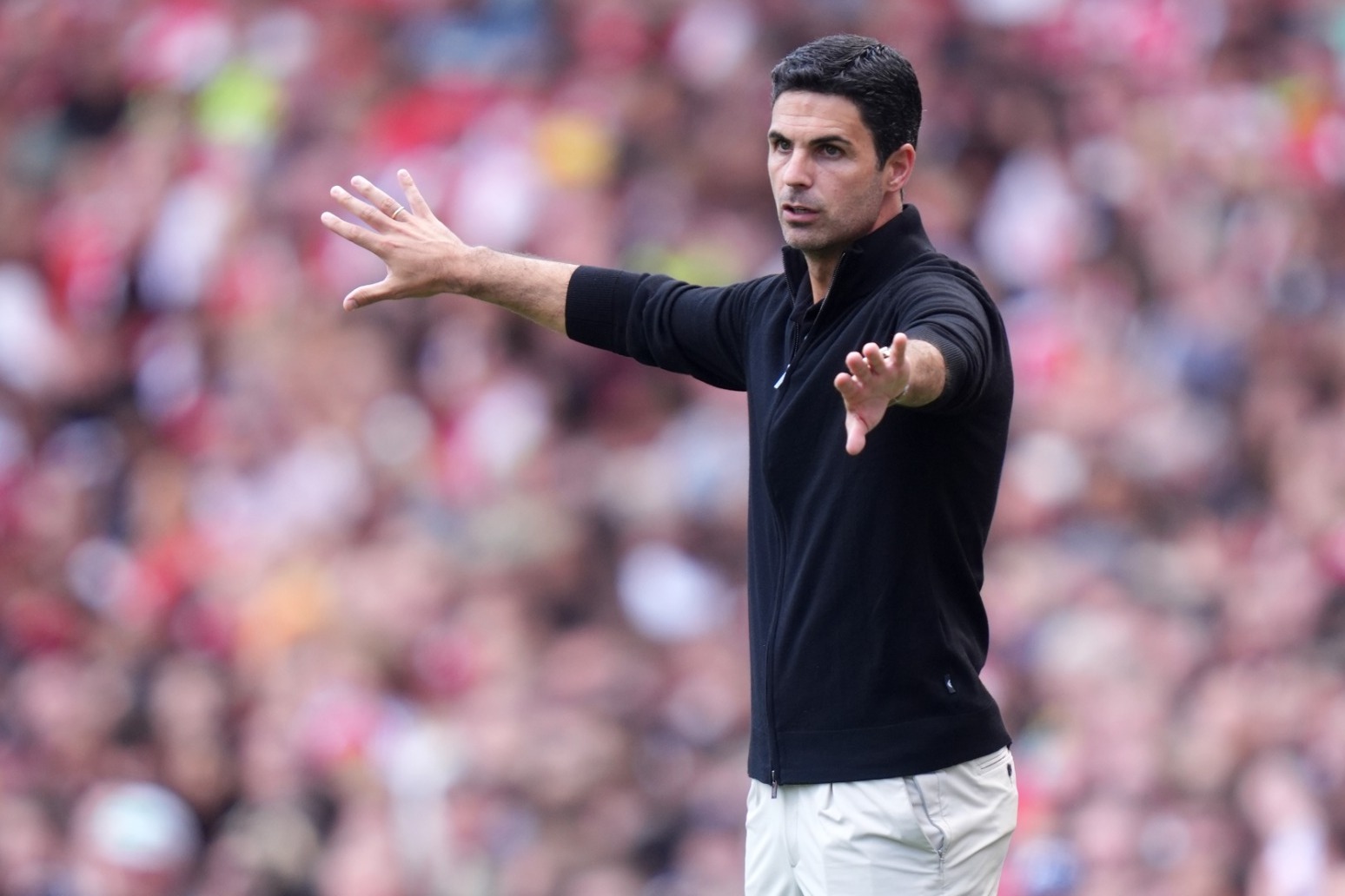 Mikel Arteta calls for calm over his contract situation at Arsenal 