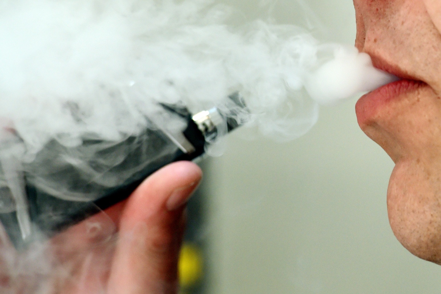 Proportion of British adults vaping at its highest level, analysis finds 