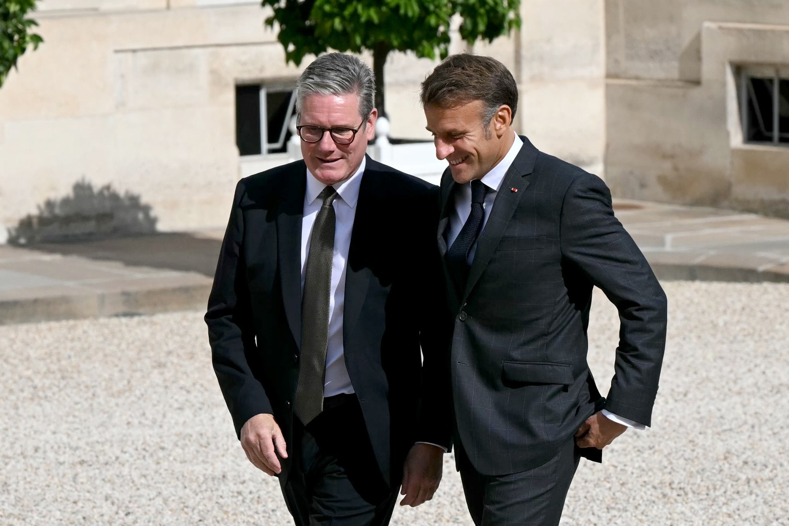 Starmer continues push for closer EU ties in meeting with Macron 