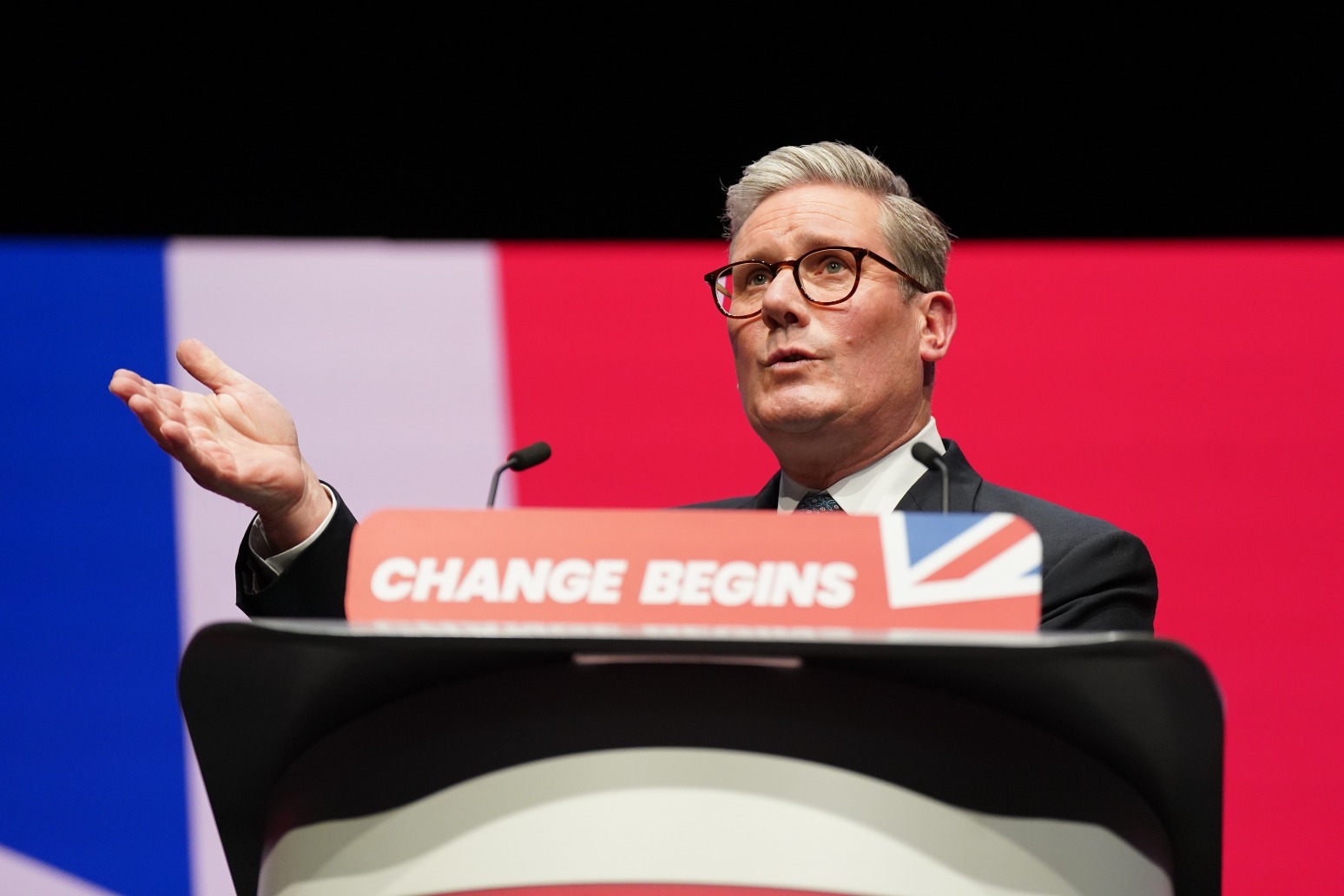 Keir Starmer sets out plan for ‘national renewal’ in Labour conference speech 