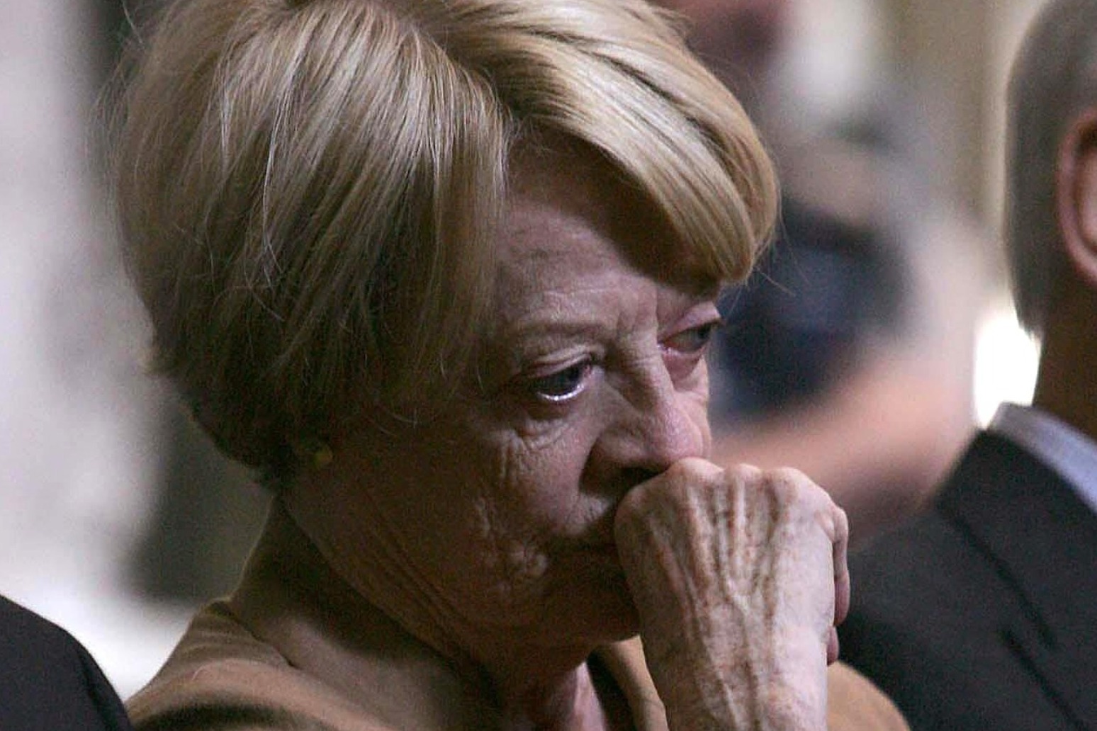 Oscar-winning actress Dame Maggie Smith dies 